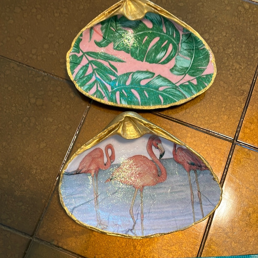 Large Hand Painted Clamshells